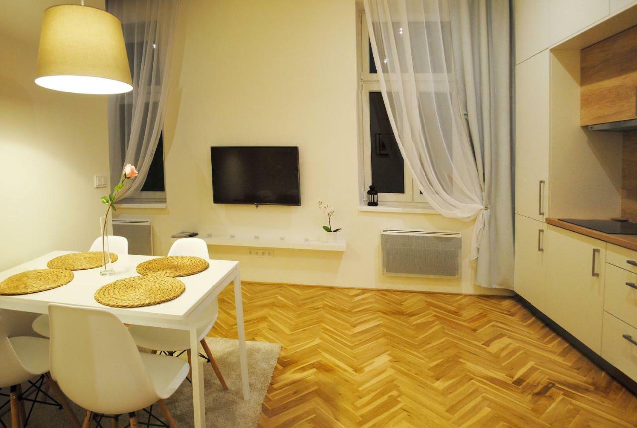 Apartments Centre In Style Olomouc Esterno foto